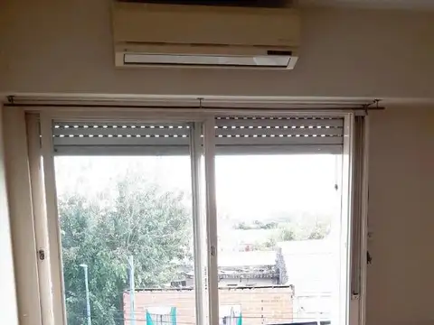 DEPARTAMENTO DE 2 AMBIENTES. COMO A ESTRENAR. TODO LUZ!!!!!