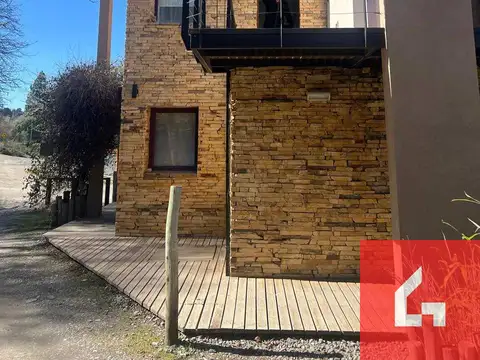 DEPARTAMENTO  EN BARRIO LAS MORAS 100