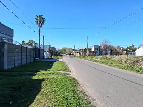 Terreno en venta calle 65 e/ 156 y 157 Los Hornos