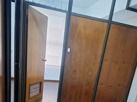 Reconquista 500, Piso 5