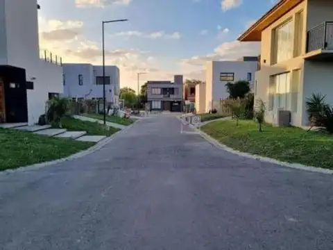 VENTA LOTE FEDERICO 1- planos y proyecto aprobado- Sourigues