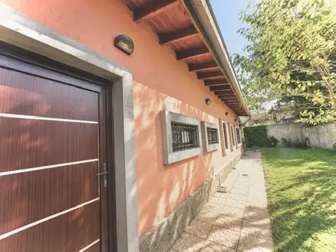 CASA EN VENTA SPEGAZZINI EZEIZA CON LOCAL