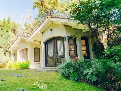 VENDIDA | Rey del Bosque e/ Cedro y Cerezo, Cariló