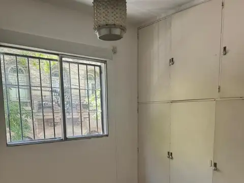 LUMINOSO 2 AMBIENTES CON BALCON AL FRENTE