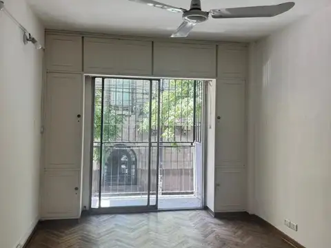 Azcuenaga 1100, Piso 1