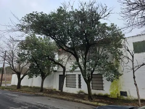 Galpon en Venta en La Calera, USD 400.000