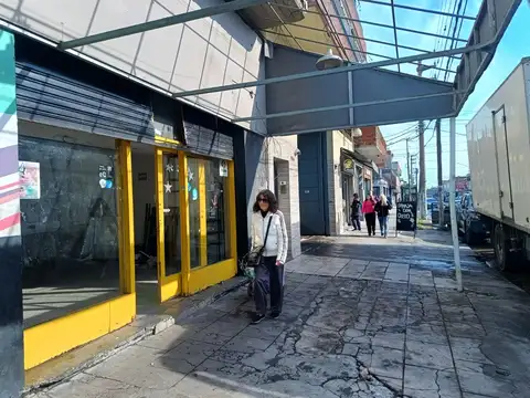 Local en Alquiler en Pablo Podesta, $ 1.200.000