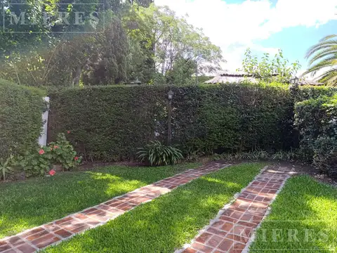 Casa 6 ambientes con 3 baños