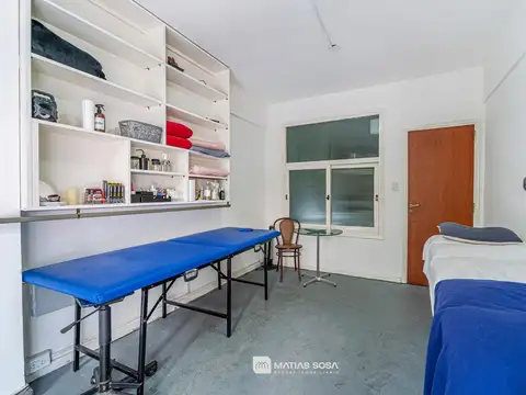 Venta - Local Comercial - PB y 3 Despachos con 2 Baños en Plaza Colón