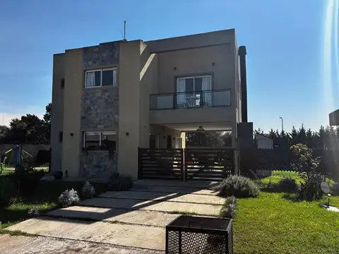 Venta Casa 4 ambientes Piscina Amenities