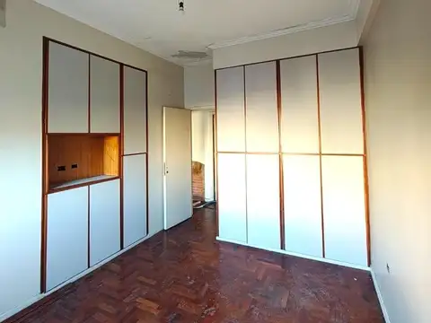 Depto Tipo Casa en Venta 50 años