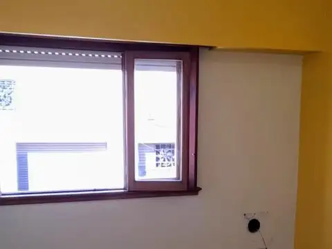 Depto Tipo Casa 4 ambientes con 2 baños