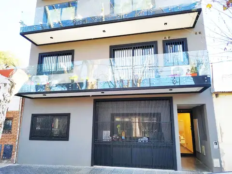 Excelente Dpto. 2 Amb.en Semipiso, a estrenar, c/Balcón.