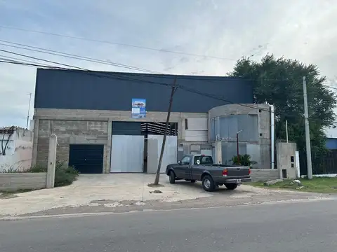 GALPÓN CON OFICINAS Y ACCESO CAMIONES – BATLLE Y ORDÓÑEZ AL 3100 - VENTA Y ALQUILER
