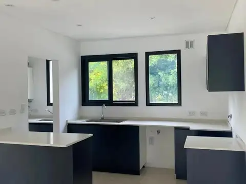 Casa 4 ambientes con 3 baños