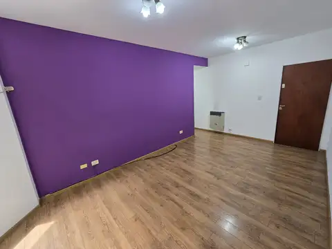 Carlos Gardel 200, Piso 2