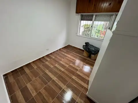 Depto Tipo Casa en Alquiler con 1 cocheras