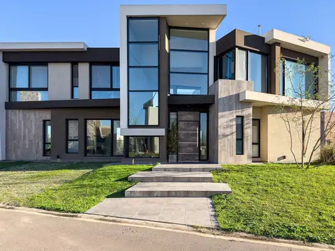 CASA EN VENTA LAGOS DE CANNING 7 AMBIENTES