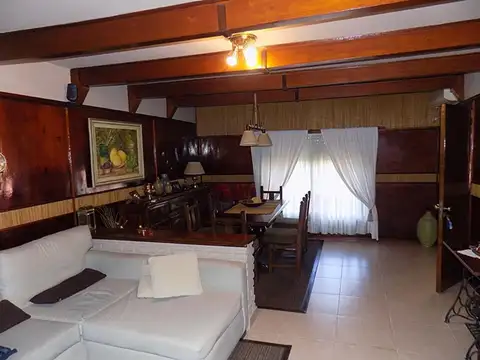 Excelente Chalet 5 Amb. C/ Quincho