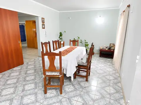 Casa 4 ambientes con 3 baños