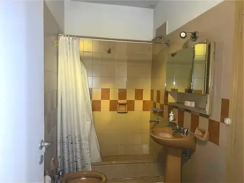 Depto Tipo Casa en Venta con 1 cocheras