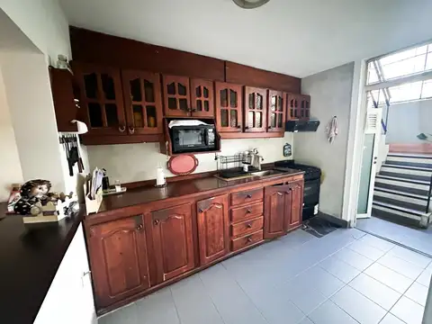 Casa 3 ambientes con 2 baños