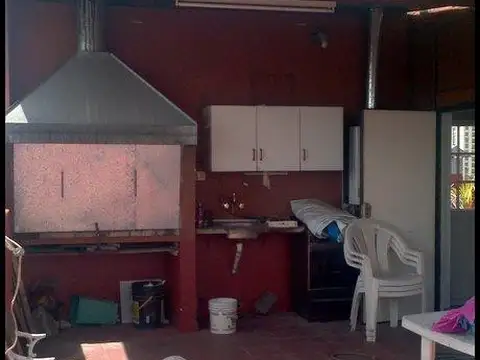 Depto. 4 ambientes con 4 baños y Terraza propia en San Martin Ctro