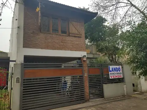 Duplex 4 ambientes con patio y cochera