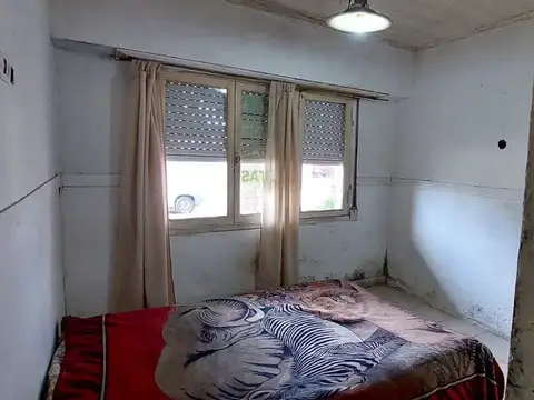 Casa 4 ambientes con 1 baño