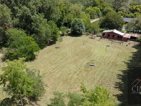 Casa Quinta con Caballerizas sobre lote de 5700m2 a la venta en Ruta 3 KM 72 - Cañuelas