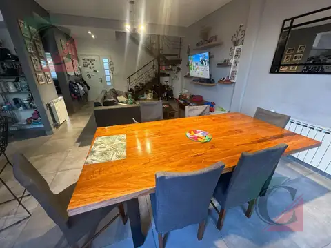 Casa 4 ambientes con 2 baños