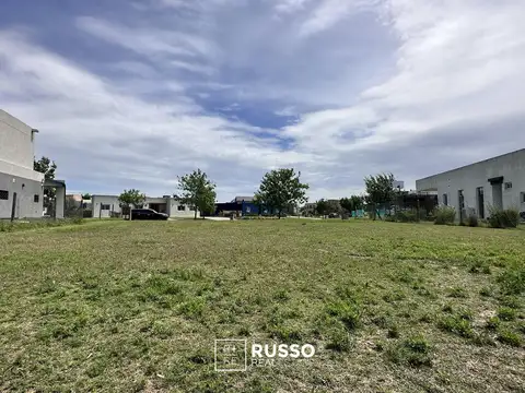 LOTE AL AGUA 802 m2 - CANTON GOLF ESCOBAR