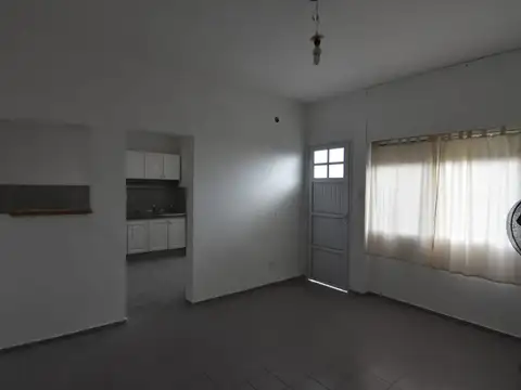 Depto Tipo Casa 5 ambientes con 1 baño