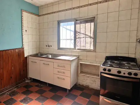 Casa 3 ambientes con 1 baño