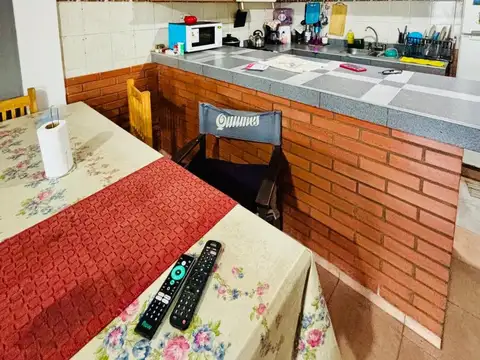 CASA EN VENTA 4AMB COCHERA JARDIN PARILLA TERRAZA