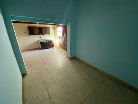 Casa 4 ambientes con 1 baño