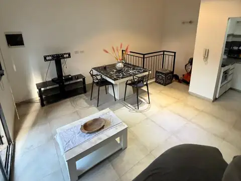 Depto Tipo Casa en Alquiler de 1 dormitorio