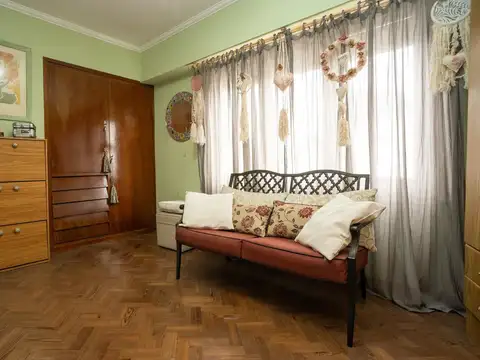 Casa 6 ambientes con 2 baños