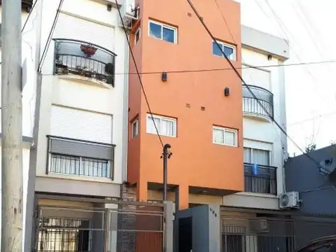 DEPARTAMENTO 3 AMBIENTES CON COCHERA