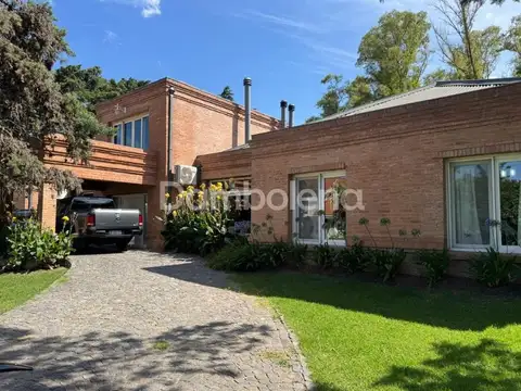 Casa 6 ambientes con 7 baños