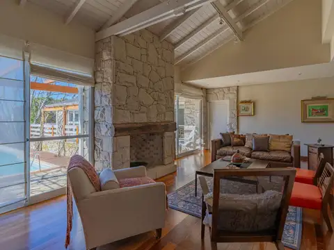 Casa 6 ambientes con 7 baños