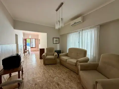 CASA EN SAAVEDRA 1021
