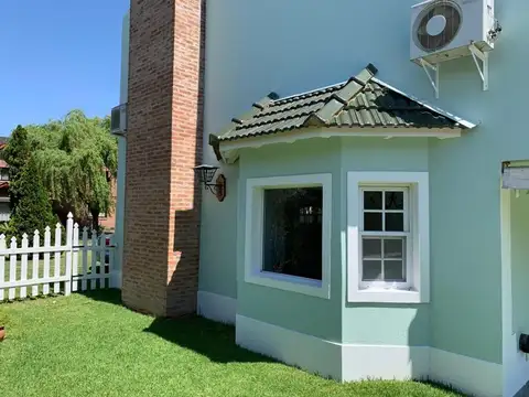 Casa 4 ambientes con 3 baños
