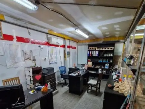 Biedma al 1700 (2 Galpones con oficinas)