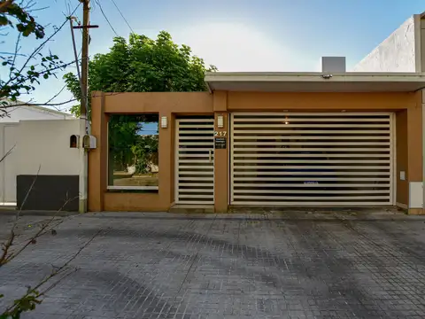 Casa en Venta en La Plata, USD 195.000