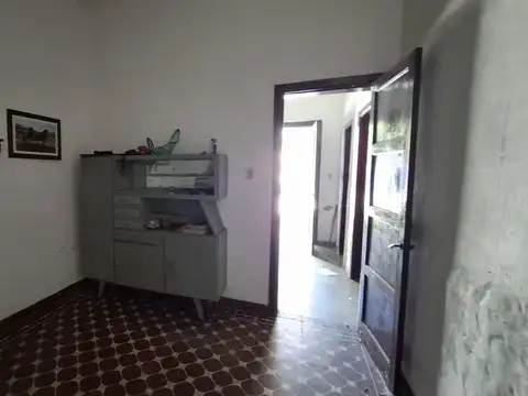 CASA 4 AMBIENTES BERNAL QUILMES COCHERA+LOCAL