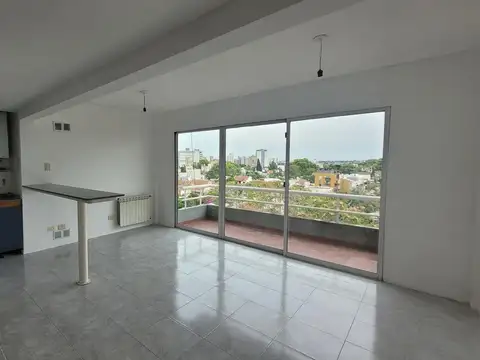 Departamento dos ambientes con balcón en alquiler  - Moron Norte