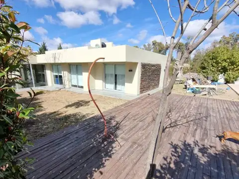 Casa 4 ambientes con 3 baños