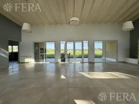 Casa en Venta con 1 cochera