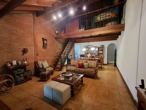 Casa en Venta en Villa Sarmiento, USD 350.000